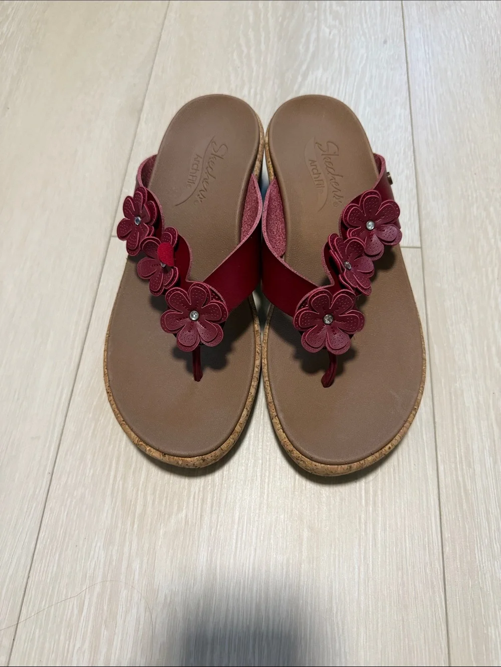 Skechers Cali Arch Fit Beverlee Floral Thong Sandals